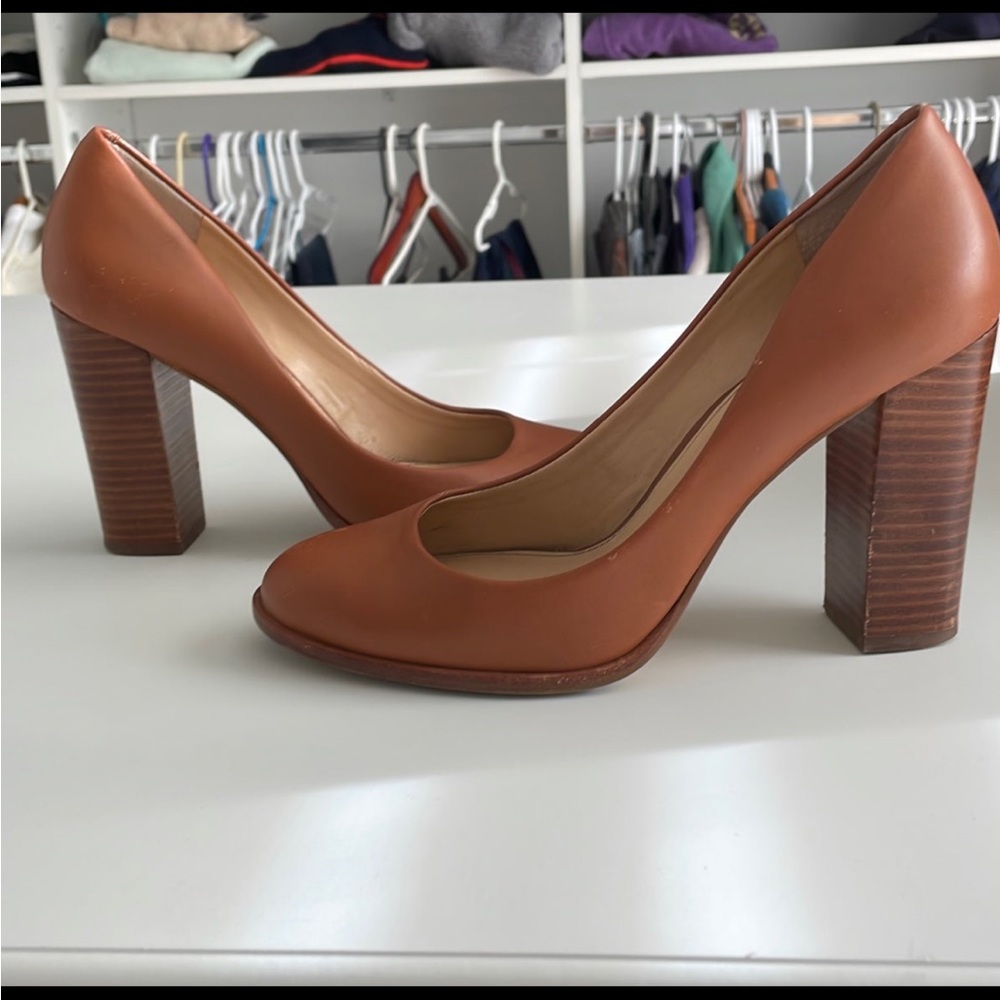 Banana Republic Leather Heels size 7.5